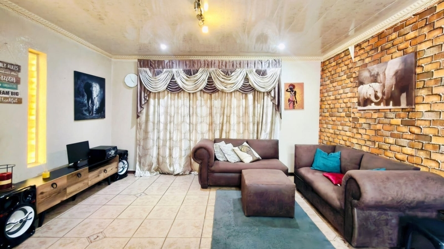 3 Bedroom Property for Sale in Miederpark North West